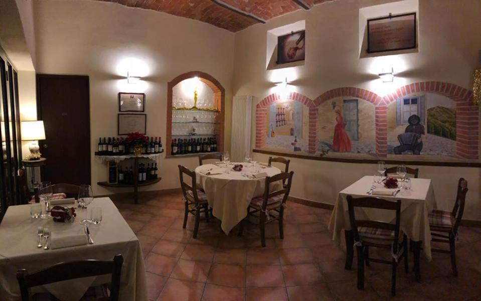 Locanda Osteria La Milonga Agliano Terme Exterior photo